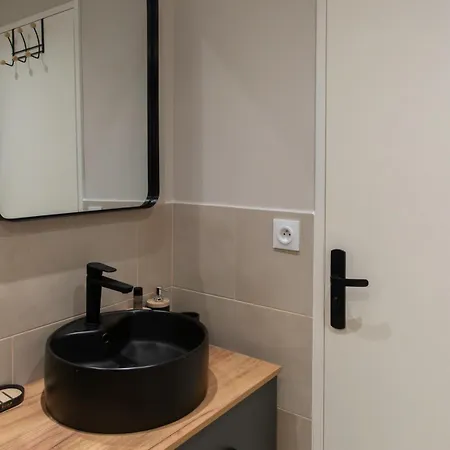 Διαμέρισμα Cosy Lumineux Avec Balcon *